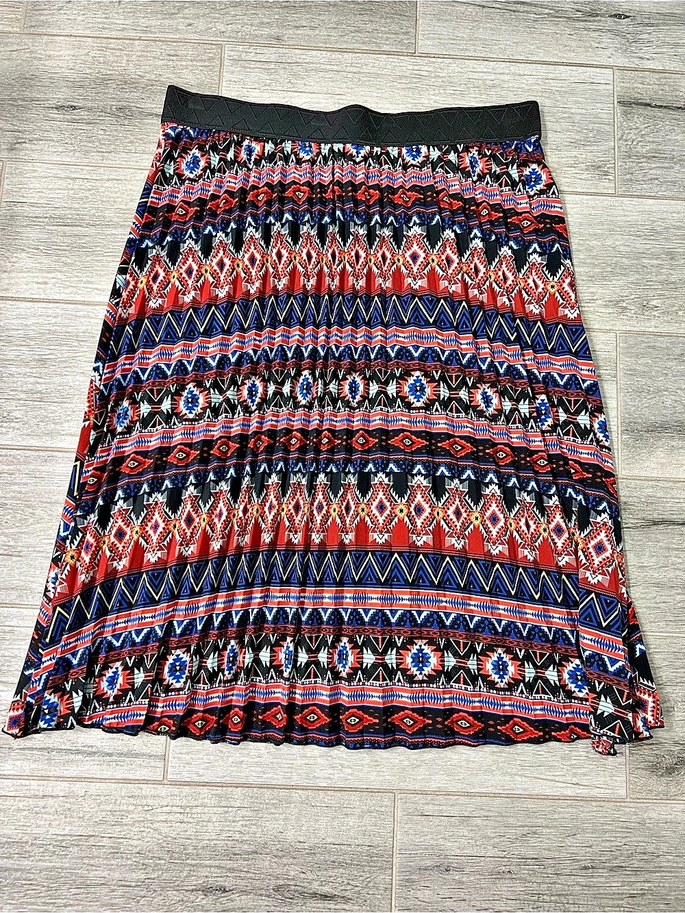 LuLaRoe Jill Pleated Skirt Geometric Black & Red 3XL